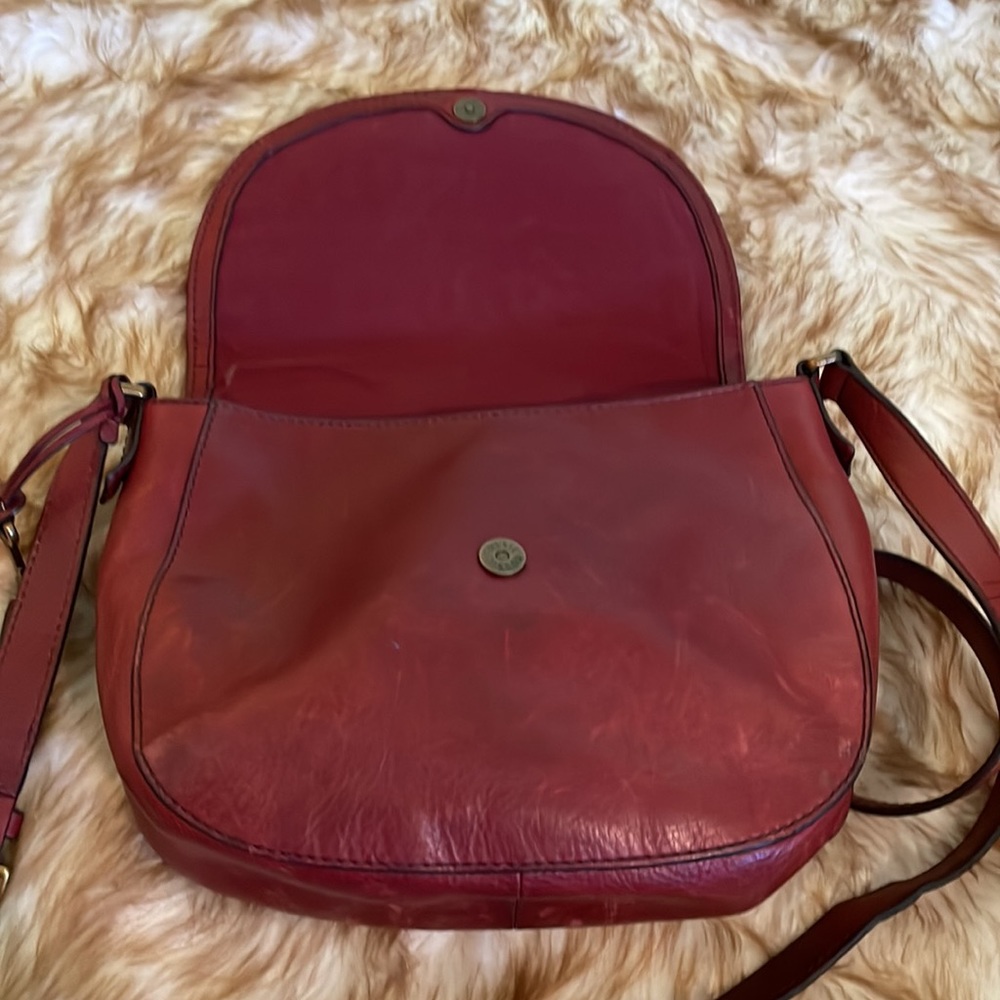 Burgundy fossil crossbody purse with tassel - Picture 8 of 8